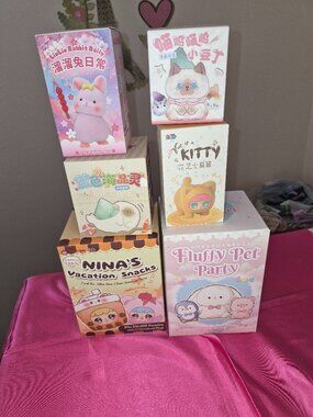 Six plush blind boxes.